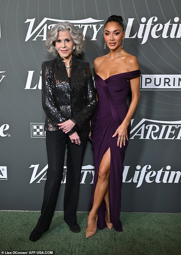 The singer posed up with Hollywood icon Jane Fonda