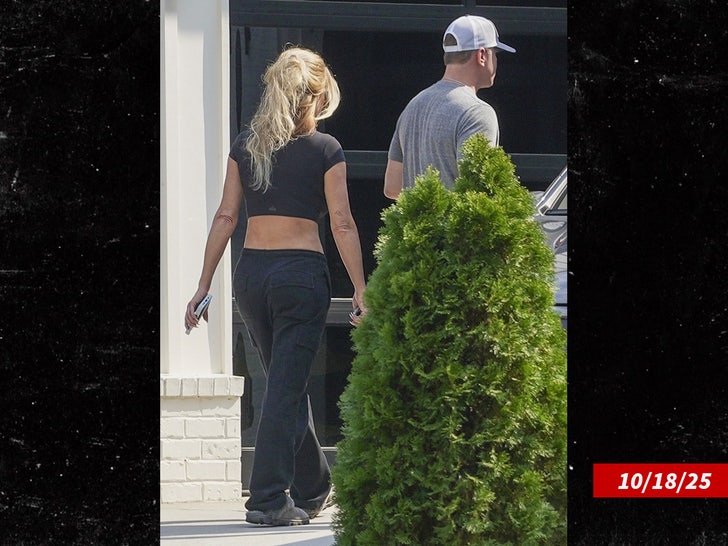 kim zolciak mystery guy backgrid sub 2