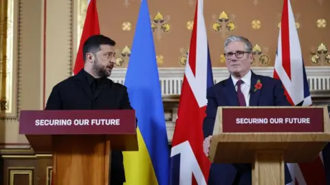 EPA/Shutterstock Ukraine's President Volodymyr Zelensky and British Prime Minister Keir Starmer