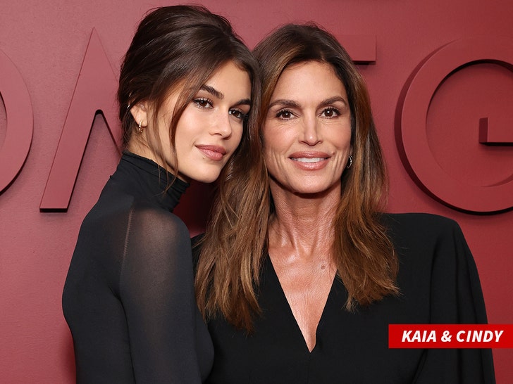 Kaia Gerber, Cindy Crawford getty