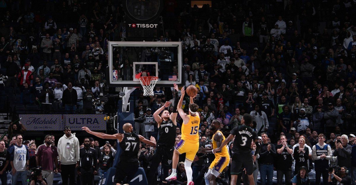  Grades for Austin Reaves, Deandre Ayton in Lakers win over Wolves