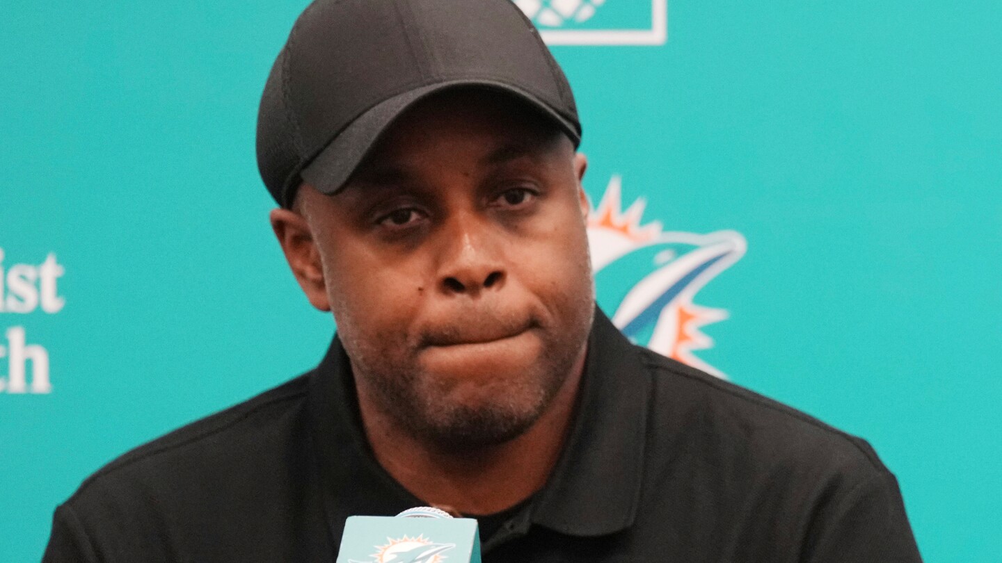 Miami Dolphins and GM Chris Grier agree to part ways