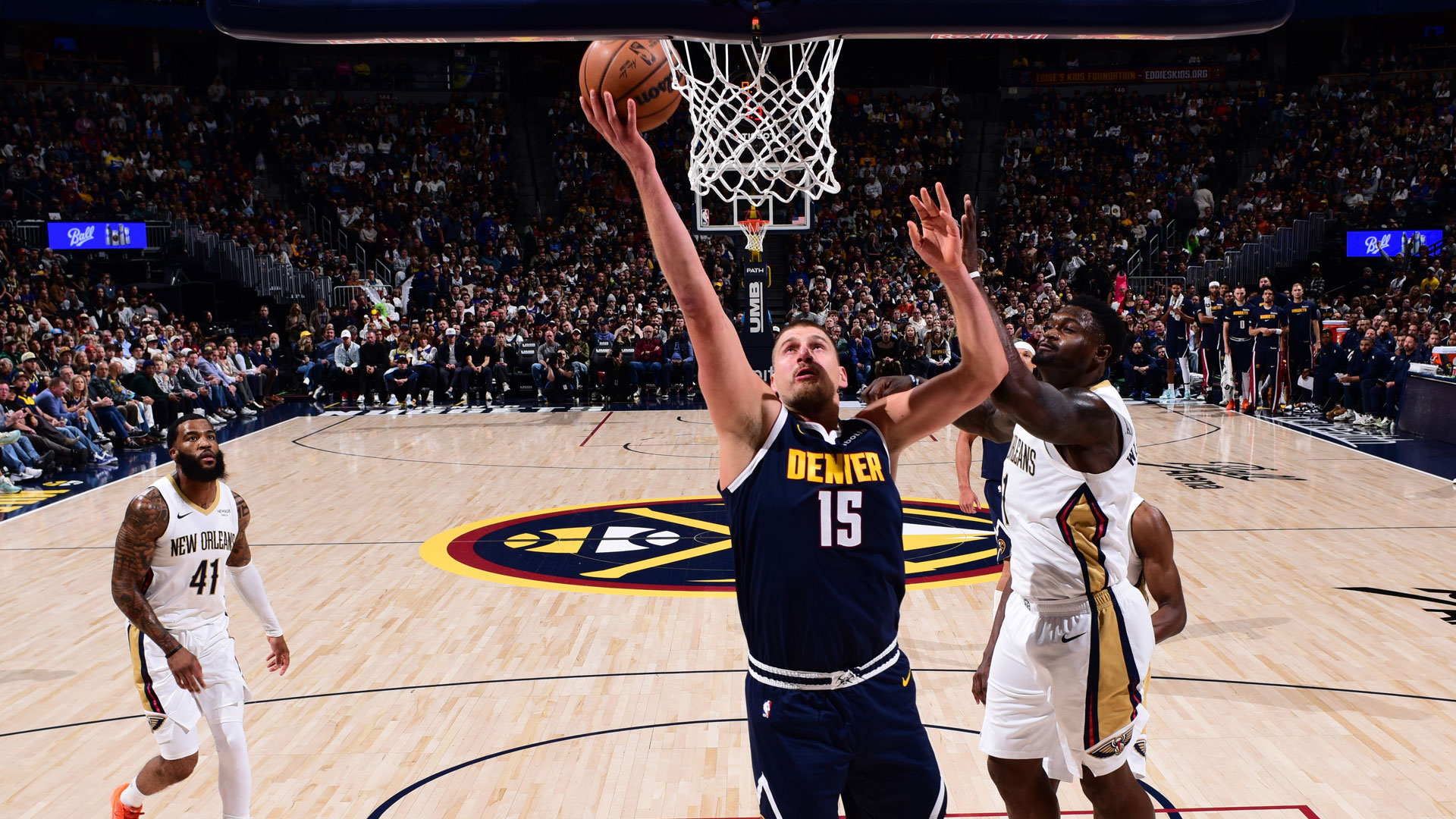  Nikola Jokić ties record for most triple-doubles to open season