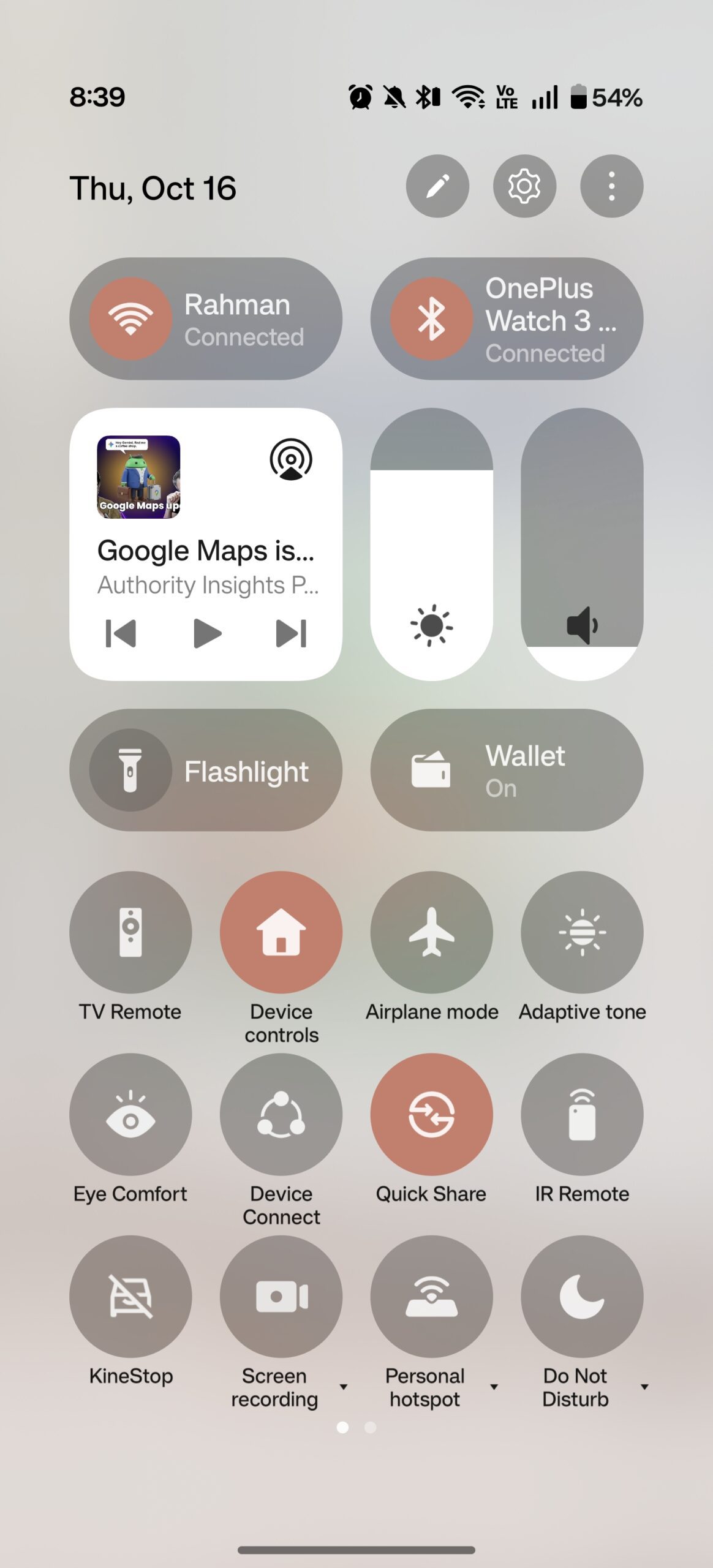 Quick Settings panel with system theme in OxygenOS 16
