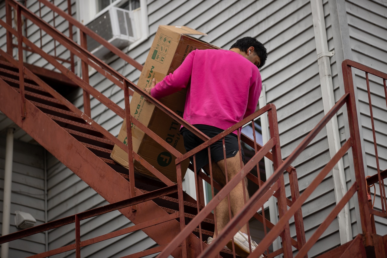 Fraternity students move out