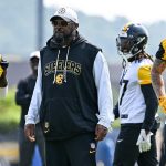 Airlines are feeding air traffic controllers as they miss their first full paychecks