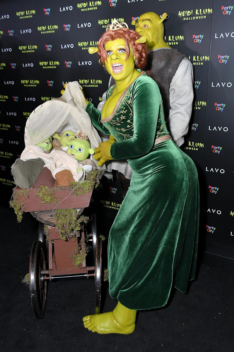 NEW YORK, NY - OCTOBER 31:  Heidi Klum and Tom Kaulitz show up dressed as Princess Fiona and Shrek to Klum's 19th Annual Halloween Party at Lavo on October 31, 2018 in New York City.  (Photo by Michael Loccisano/Getty Images)