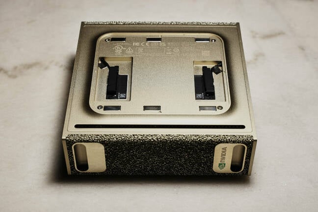 The bottom on the Spark features a magnetically attached cover, but all that's hiding underneath are some wireless antennas The bottom on the Spark features a magnetically attached cover, but all that's hiding underneath are some wireless antennas