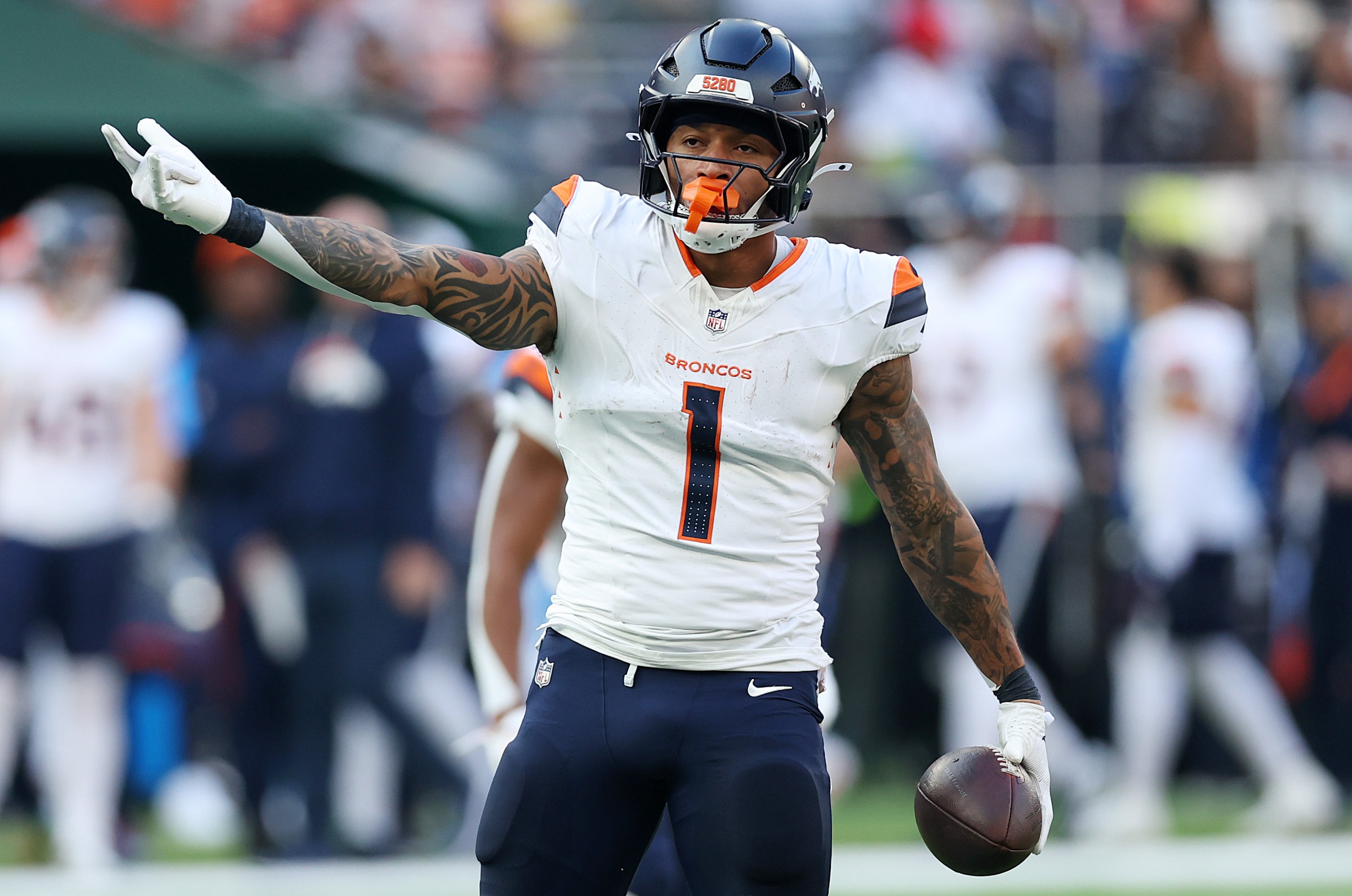 LONDON, ENGLAND - OCTOBER 12: Evan Engram of Denver Broncos during the NFL 2025 game between Denver Broncos and New York Jets at Tottenham Hotspur Stadium on October 12, 2025 in London, England. (Photo by Harry Murphy/Getty Images)