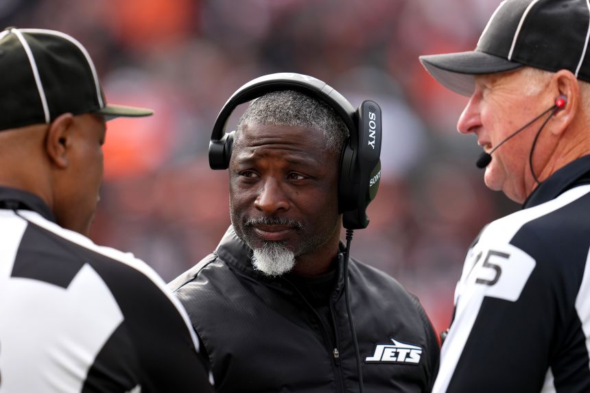 Glenn got his first victory as head coach of the Jets.