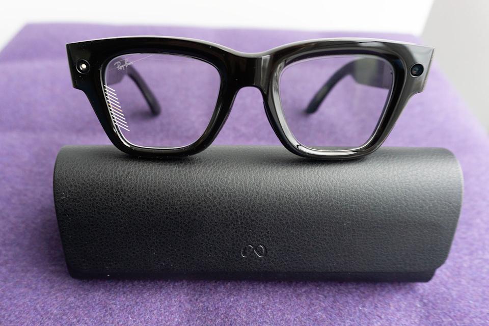 The display is in the right lens.