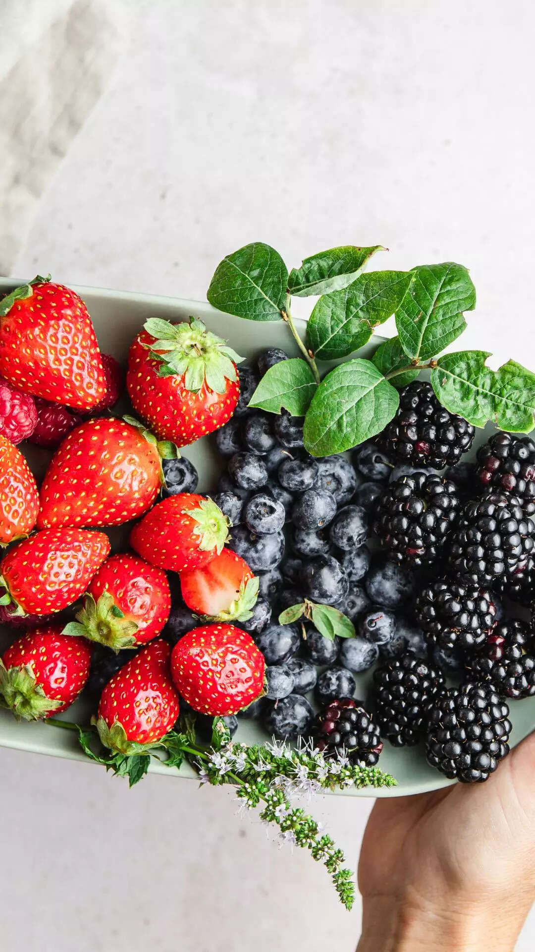 These 4 Fruits Are the Secret Weapon Against Age-Related Eye Damage These 4 Fruits Are the Secret Weapon Against Age-Related Eye Damage