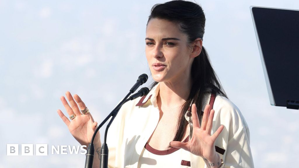  Kristen Stewart ‘so angry Hollywood has gone backwards’ for women after MeToo boost