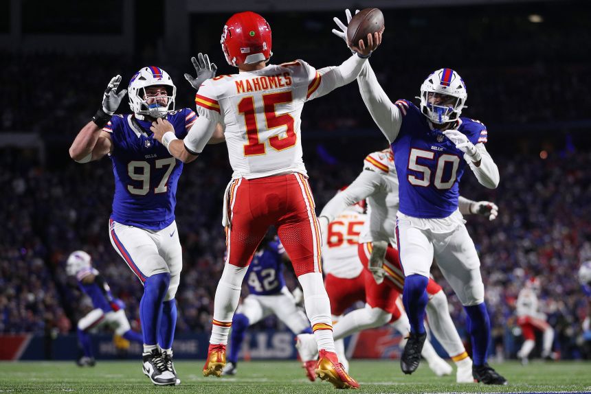 Patrick Mahomes was under 50% passing in a regular-season game for the first time in his career, going 15-for-34 with 250 yards and throwing one interception.
