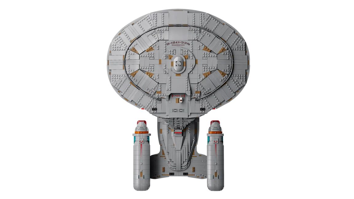  Lego boldly goes into the Star Trek universe with $400, 3,600-piece Enterprise-D
