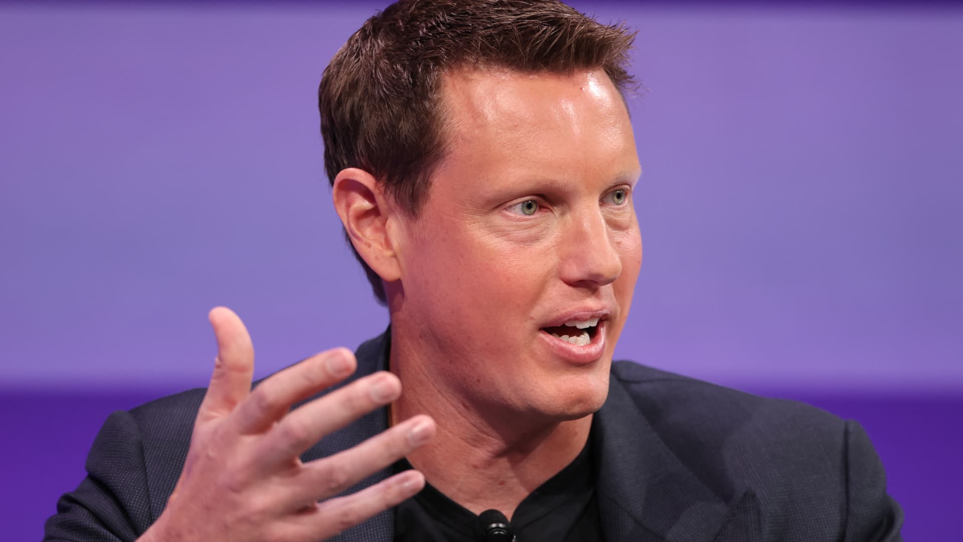  Warner Bros. Discovery targets Christmas for sale or split plans; Paramount in limbo