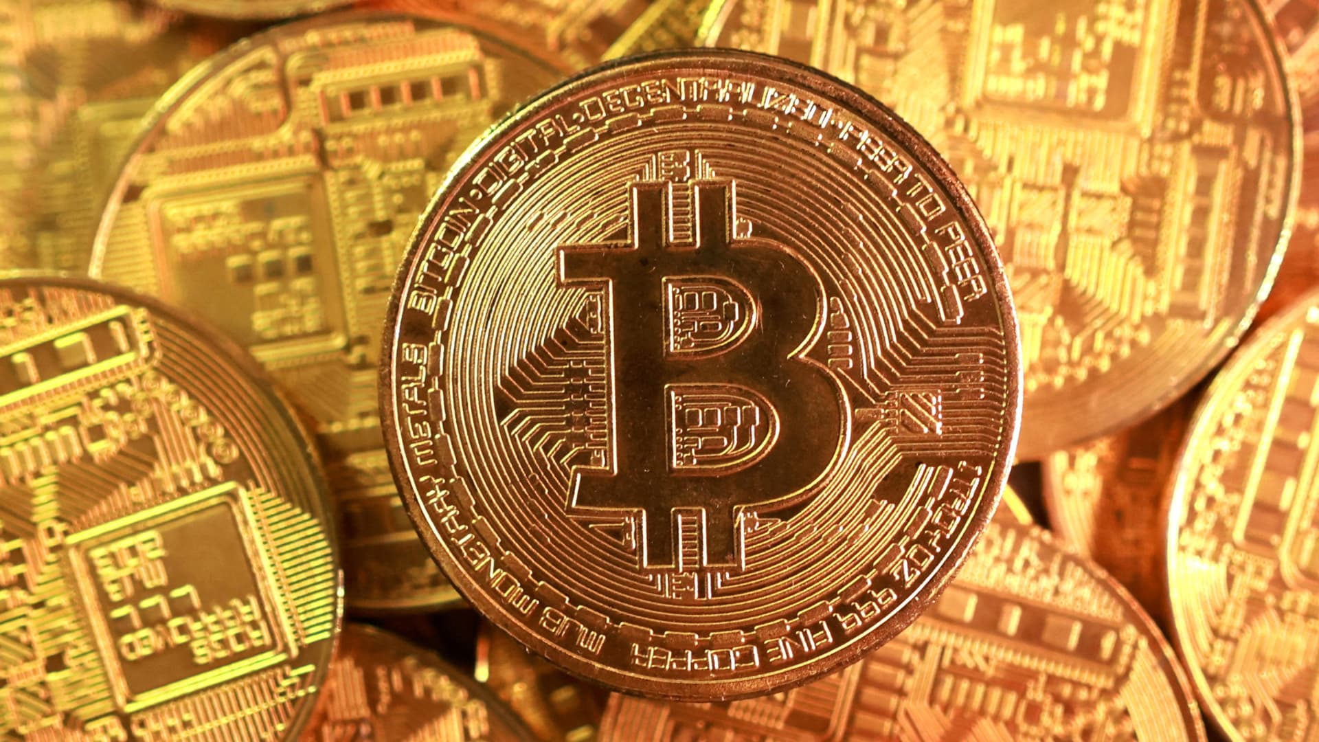  Bitcoin falls below $95,000 as four-day rout picks up steam