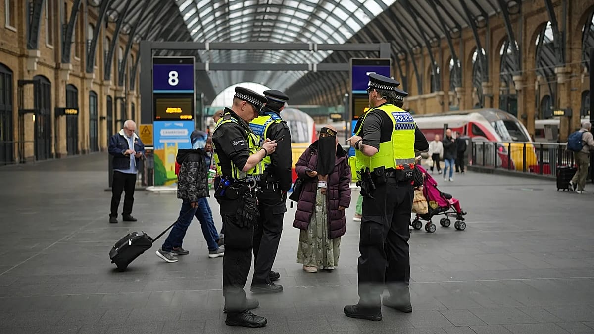  UK police charge man with attempted murder after injuring 11 in train stabbing