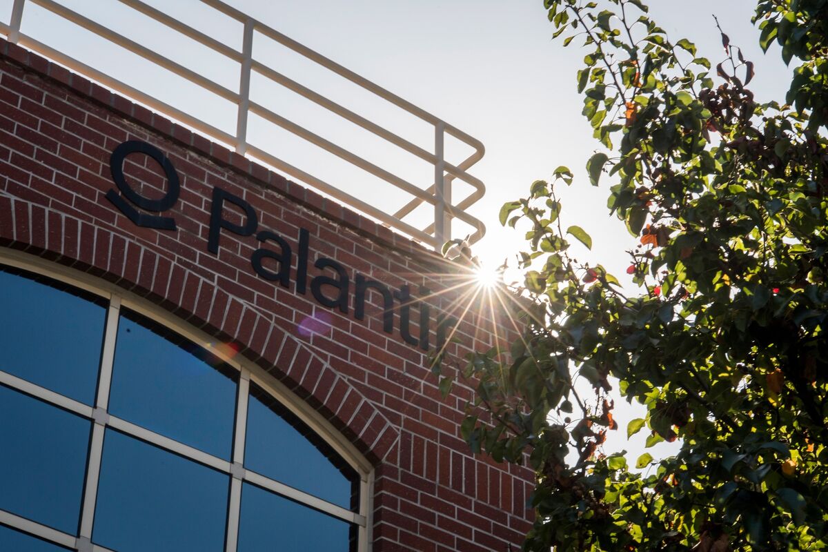  Palantir Reports Record Quarterly Revenue, Hikes Forecasts (PLTR)
