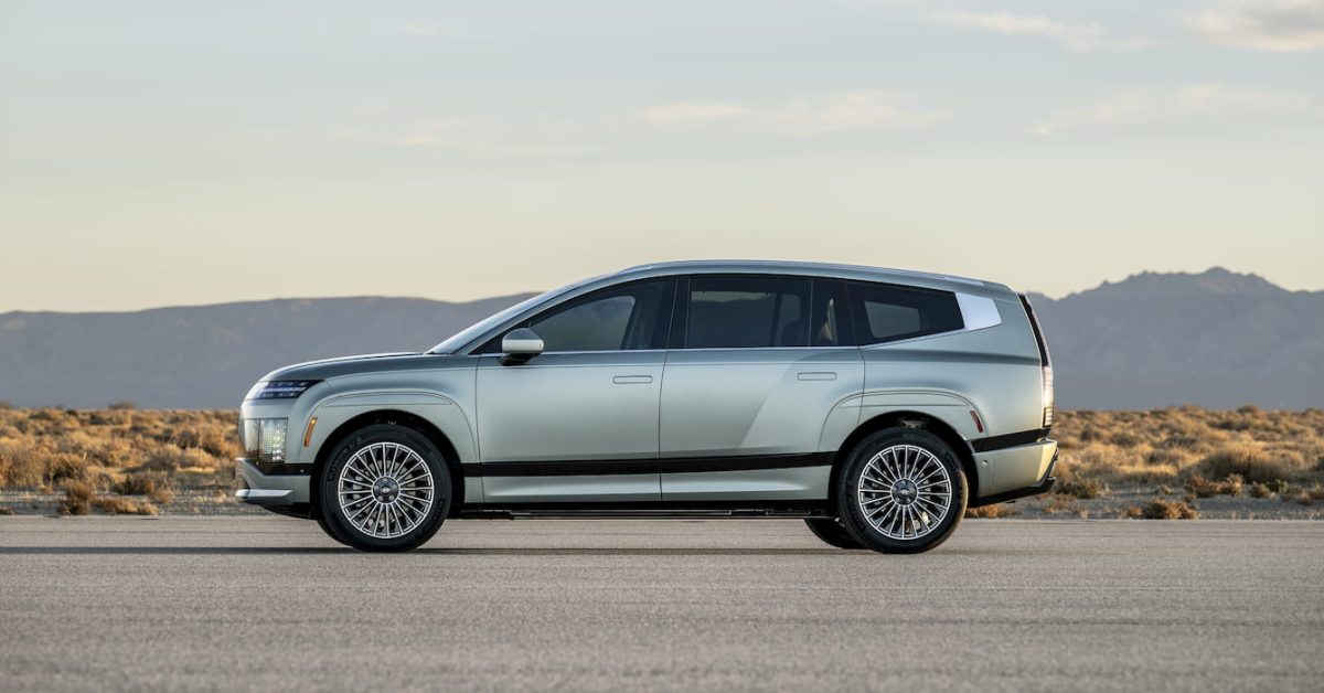  Hyundai’s EV sales plunged after the tax credit disappeared