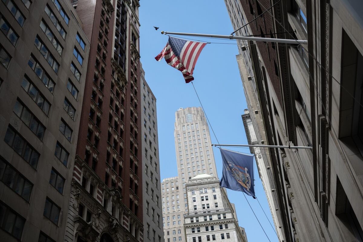  Wall Street CEOs Warn of Market Pullback From Rich Valuations