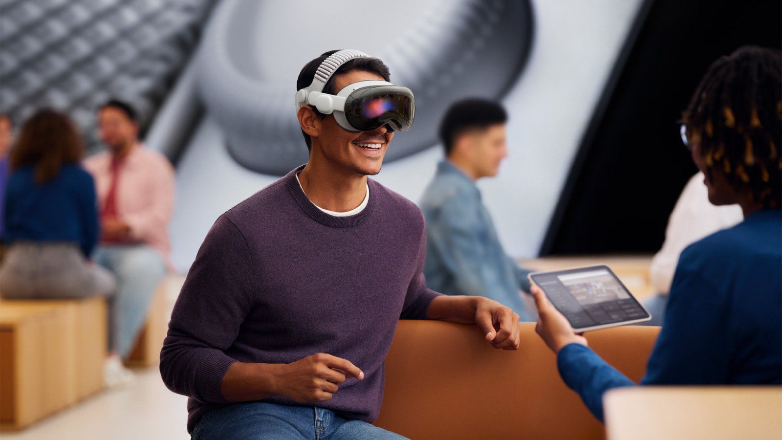  M2 vs. M5 Vision Pro: 20+ Differences Compared