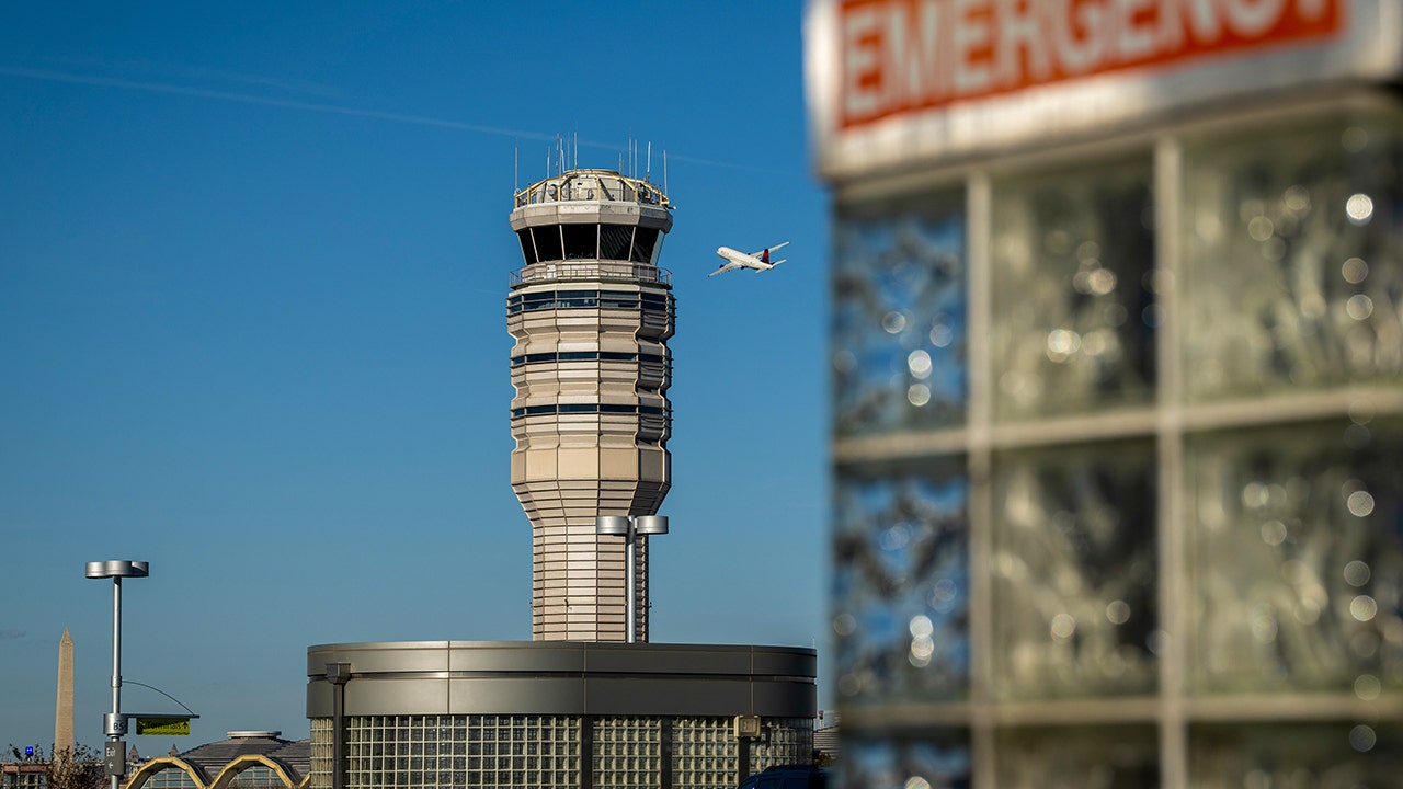  Former air traffic controller unveils how to fix FAA flight reductions, airport disruptions