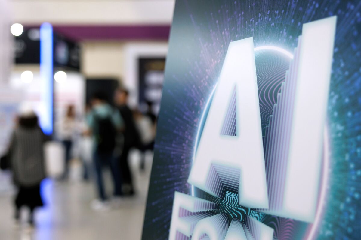  Asia’s AI Shares Plunge Sows Doubts Over World-Beating Rally