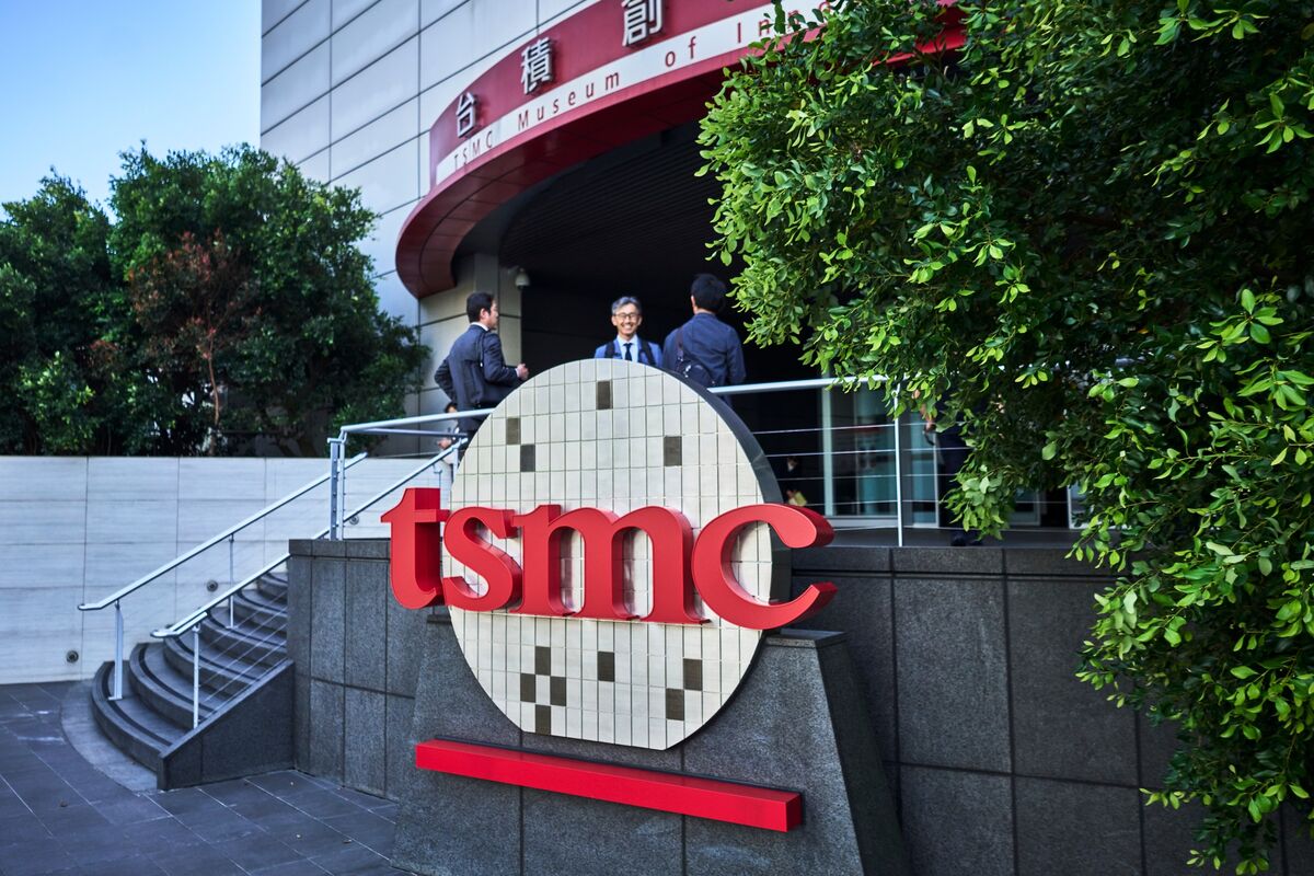  TSMC Monthly Sales Growth Slows as AI Demand Moderates