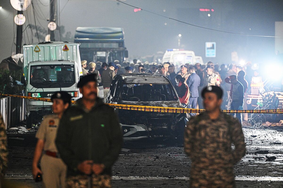  New Delhi Car Blast Kills at Least Eight, Leaves Several Injured