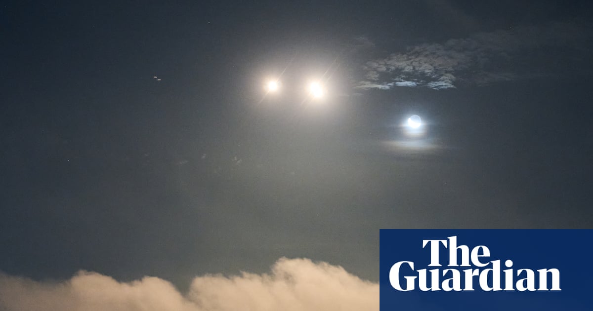  Russia attacks ‘every district’ of Kyiv, sparking fires across Ukrainian capital | Ukraine