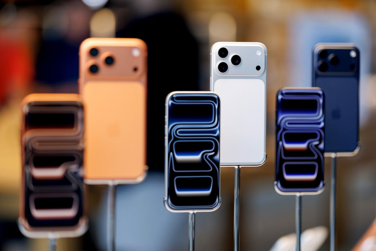  Apple’s iPhone Road Map: iPhone Air 2, iPhone 18; Mac Pro Future; Tesla CarPlay