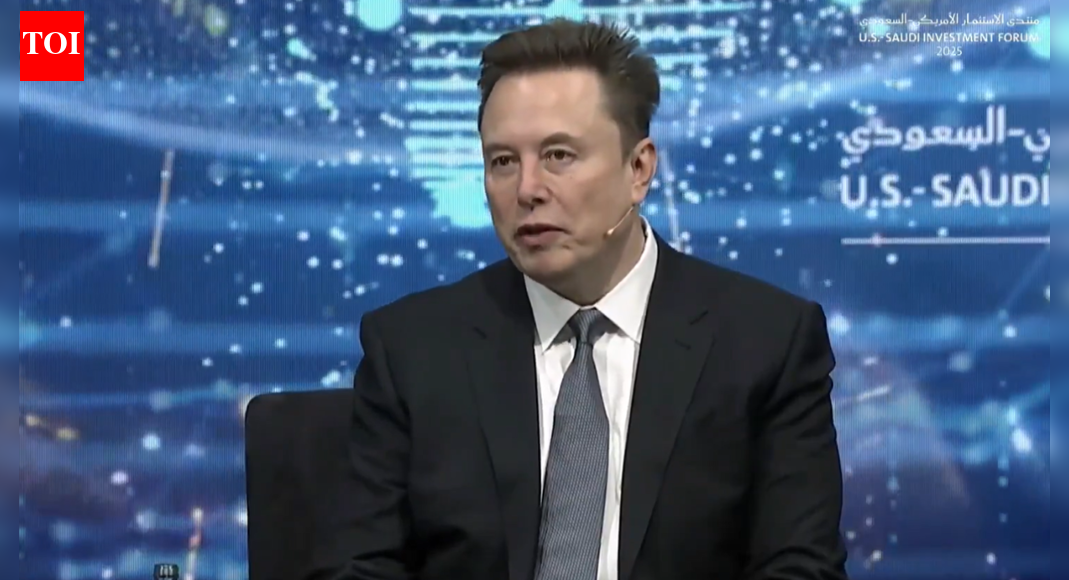  Row erupts after Elon Musk claims robots will ‘eliminate poverty, make everyone wealthy’: ‘Fantasy world sold by the richest man’