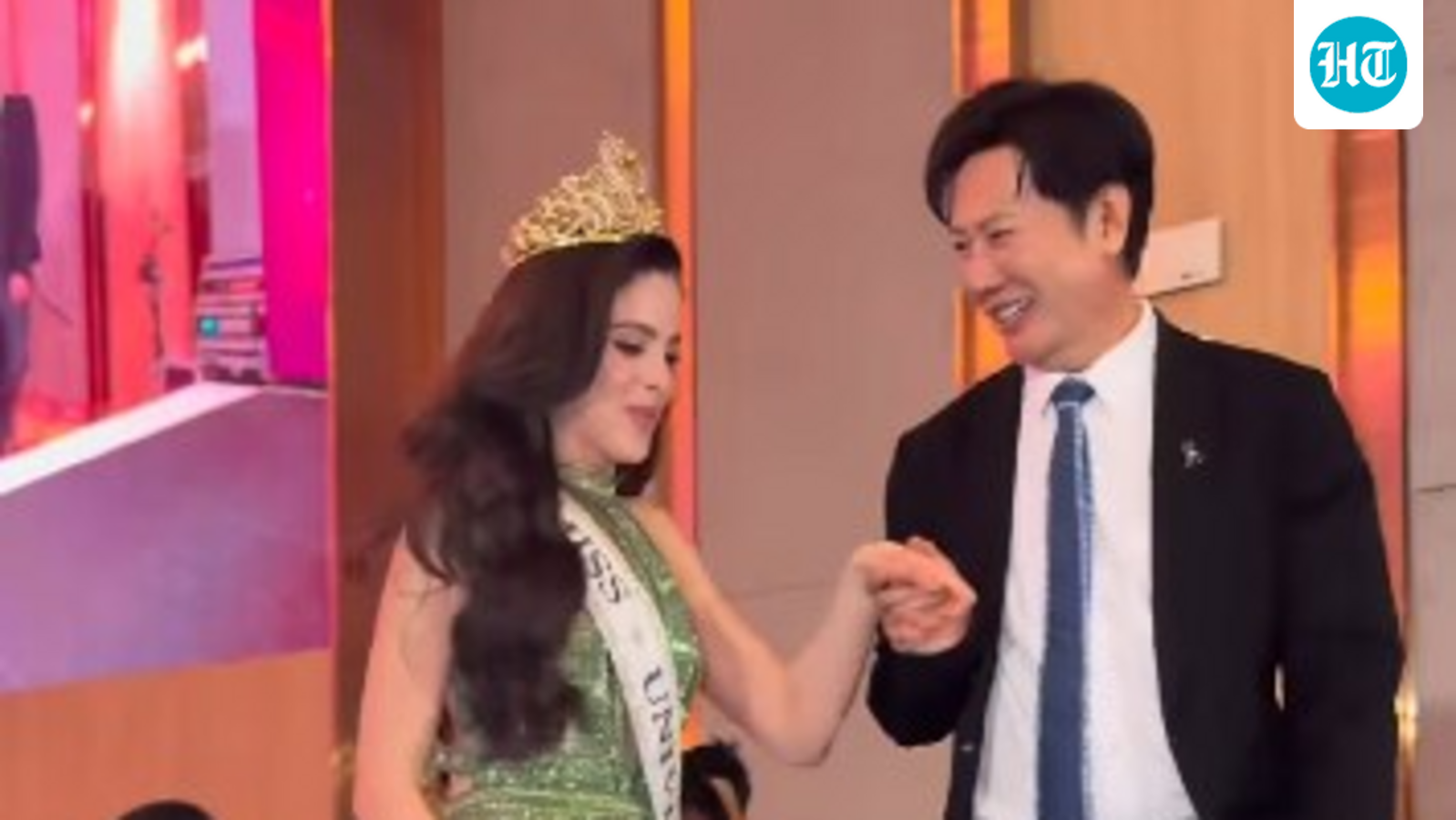  Miss Universe 2025 Fátima Bosch shares a cordial moment on stage with Nawat Itsaragrisil, putting past tensions to rest