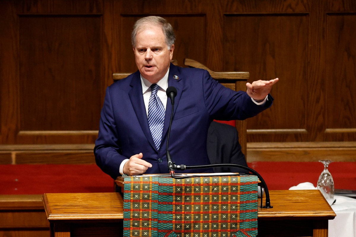  Democrat Candidate Halves Republican Lead in Alabama—Poll %%page%% %%sep%% %%sitename%% Democrat candidate halves Republican lead in Alabama—poll