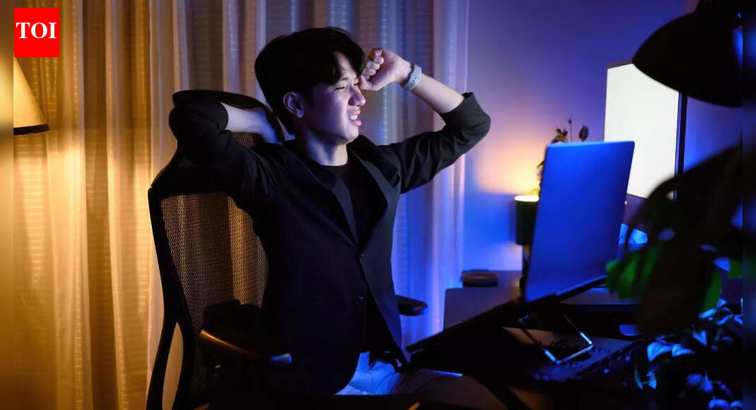  How everyday foods like tea and coffee can protect your heart from damage caused by prolonged sitting |