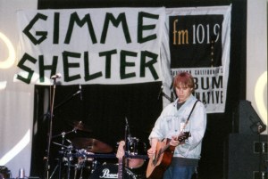 LOS ANGELES, CA - NOVEMBER 20: Singer-songwriter Todd Snider performs at the Gimme Shelter benefit concert at the Palace Theatre in Los Angeles, California on November 20, 1995. (Photo by Jim Steinfeldt/Michael Ochs Archives/Getty Images)