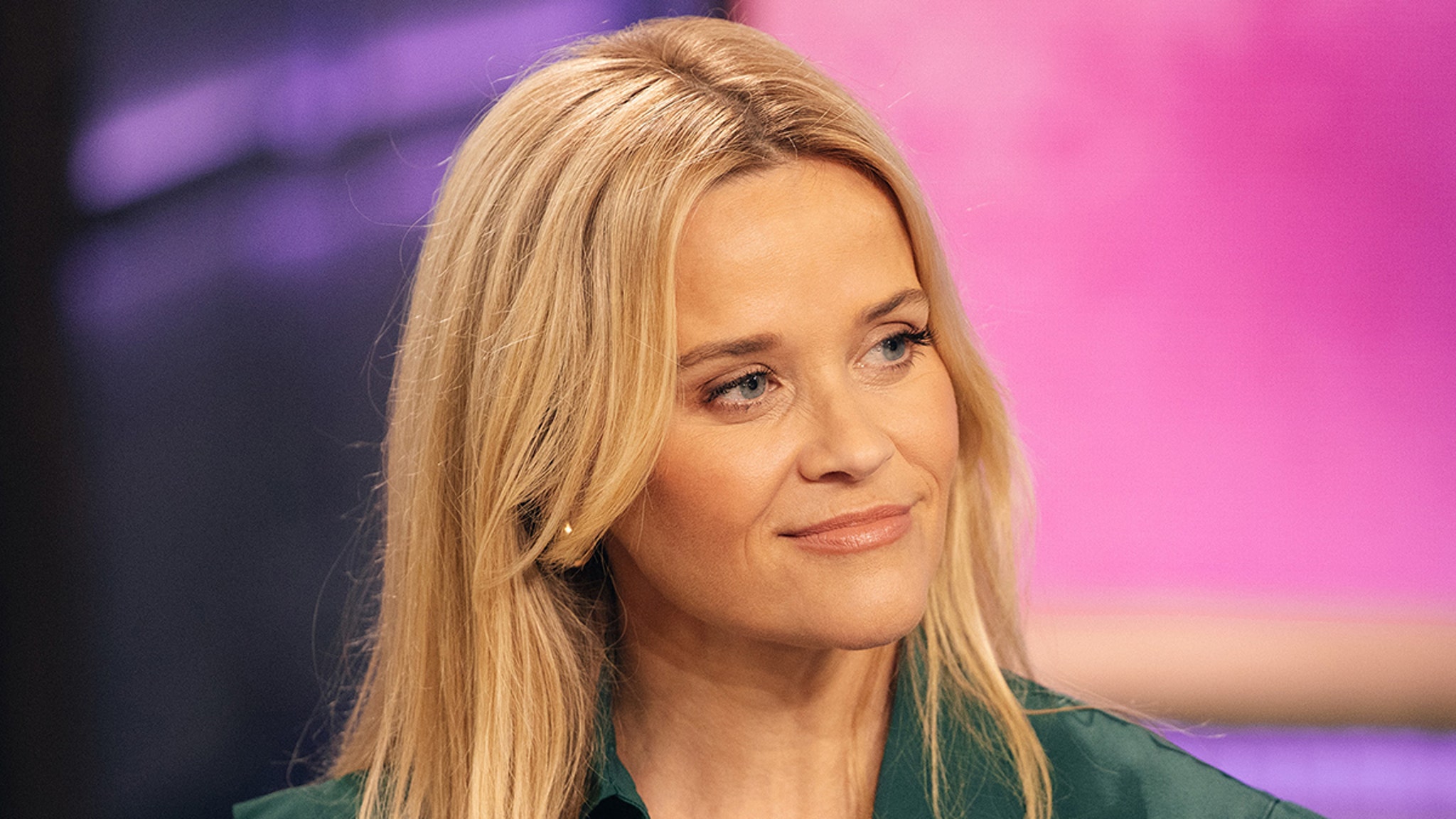  Reese Witherspoon Reflects on Postpartum Depression Battle as a Young Mother