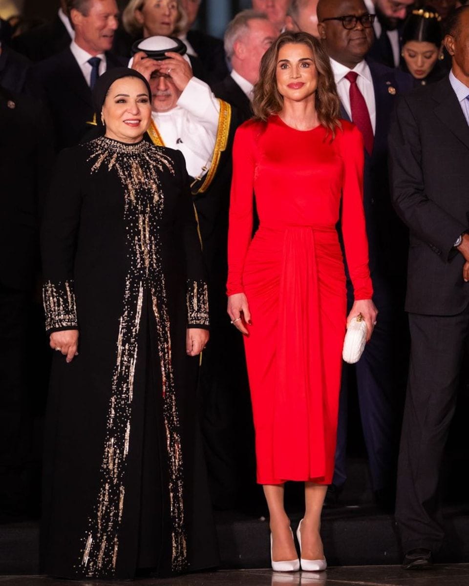 Queen Rania shines in elegant red look at Egypt’s grand museum debut