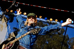 SAN FRANCISCO, U.S.A - OCTOBER 04:  Todd Snider and band perform on stage on the last day of Hardly Strictly Bluegrass at Speedway Meadow, Golden Gate Park on October 4, 2009 in San Francisco, California. (Photo by Anthony Pidgeon/Redferns)