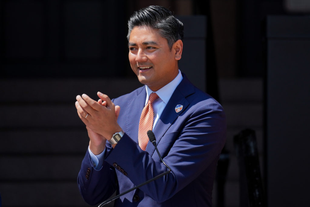  Aftab Pureval wins reelection as Cincinnati mayor, defeating JD Vance’s relative