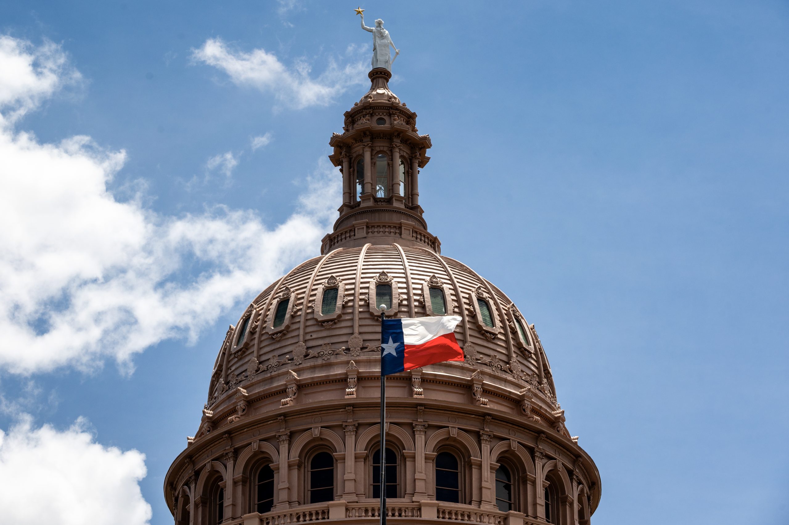  All 17 Texas Constitution amendments on verge of approval