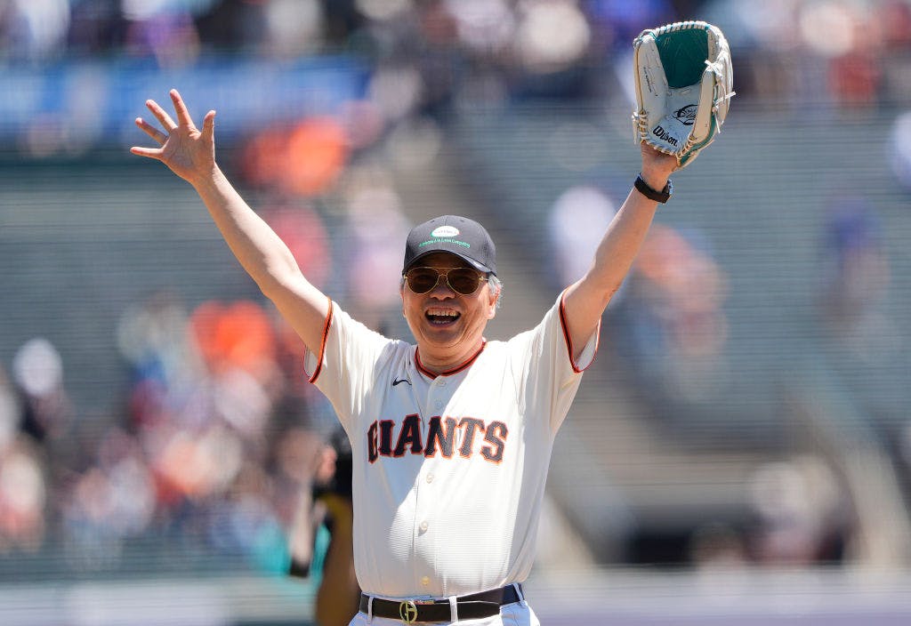  Super Micro tumbles after reporting disappointing results, boosts full-year sales outlook