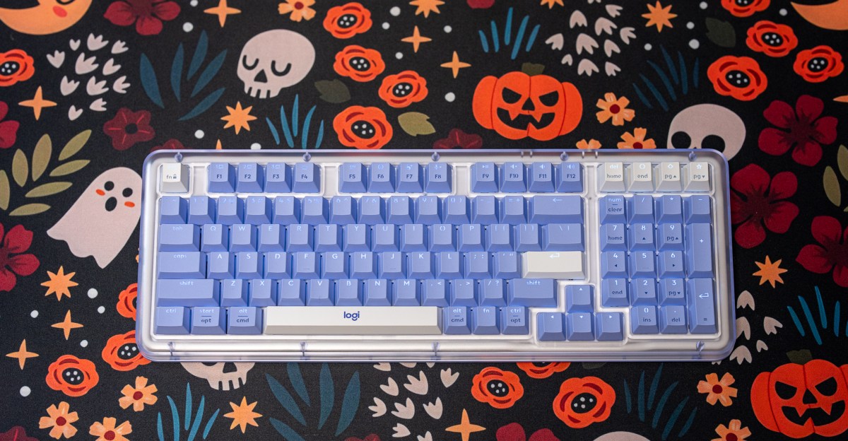  Logitech’s latest keyboard dabbles in enthusiast features