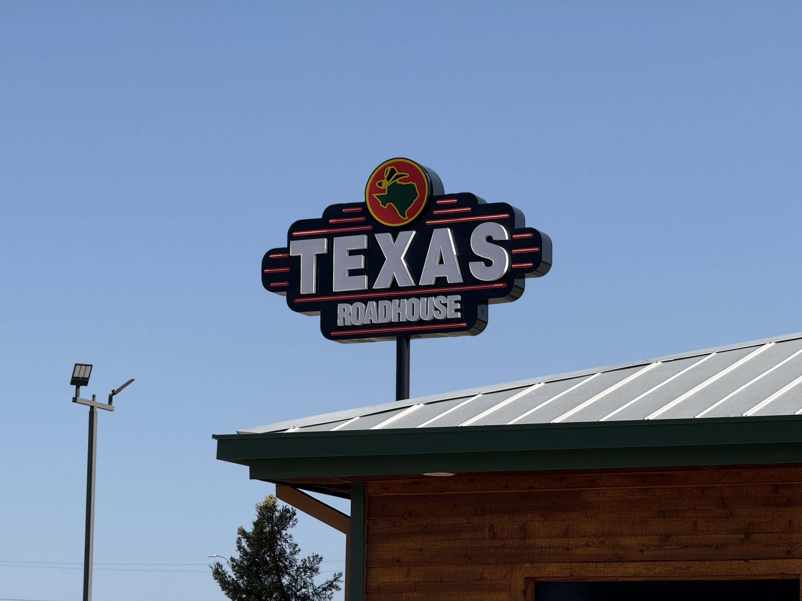  Texas Roadhouse offers free meal vouchers for veterans and active military