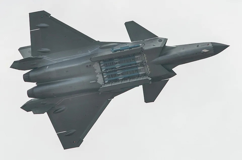  Chengdu J-20 ‘Mighty Dragon’