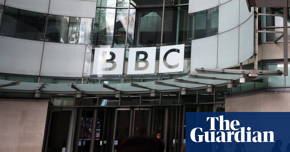  BBC prepared to apologise to Trump to resolve billion-dollar legal threat | BBC