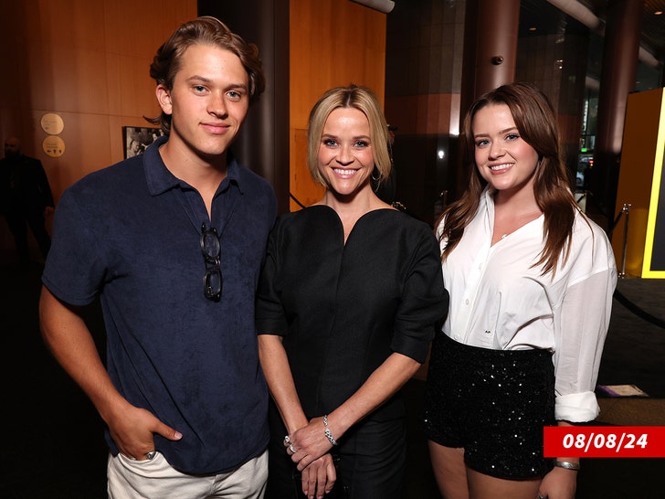 deacon phillippe reese witherspoon and Ava Elizabeth Phillippe getty 1