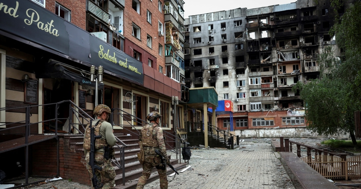  Battle For Ukraine’s Pokrovsk Escalates As Russian Forces Press On