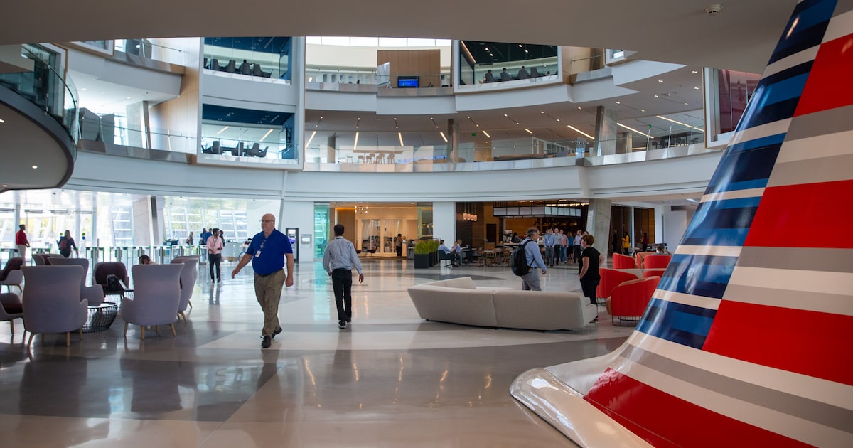  American Airlines laying off some management employees